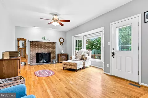 Living - 43312 Wayside Cir, Ashburn, VA 20147 photo 1 of 1