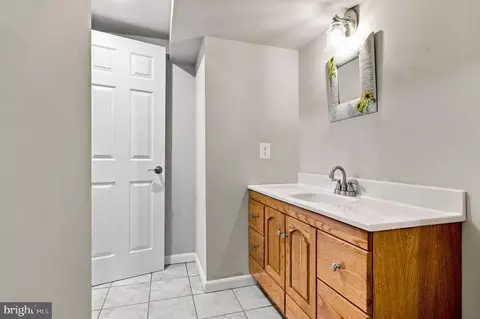 Bath - 43312 Wayside Cir, Ashburn, VA 20147 photo 12 of 12