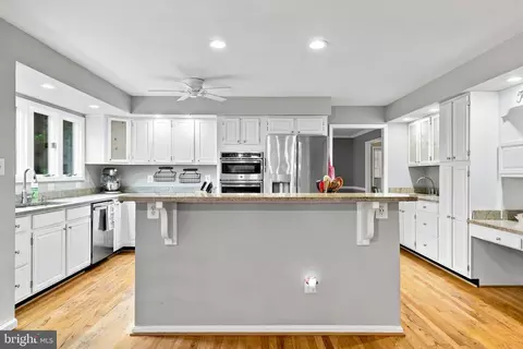 Kitchen - 43312 Wayside Cir, Ashburn, VA 20147 photo 1 of 9