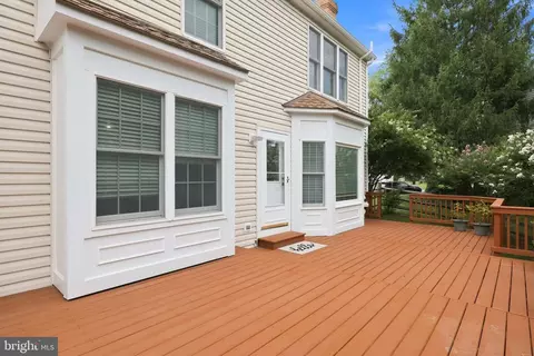 Exterior - 43312 Wayside Cir, Ashburn, VA 20147 photo 7 of 8