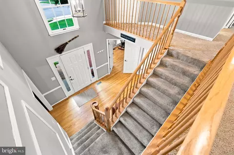 Entry Way - 43312 Wayside Cir, Ashburn, VA 20147 photo 9 of 16