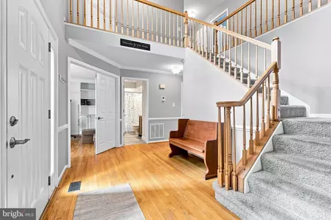 Entry Way - 43312 Wayside Cir, Ashburn, VA 20147 photo 7 of 16