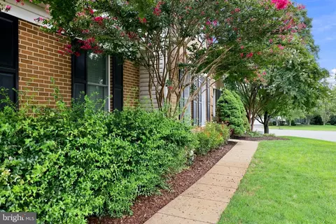 Exterior - 43312 Wayside Cir, Ashburn, VA 20147 photo 2 of 8