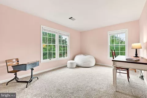 Bedroom - 43312 Wayside Cir, Ashburn, VA 20147 photo 3 of 5