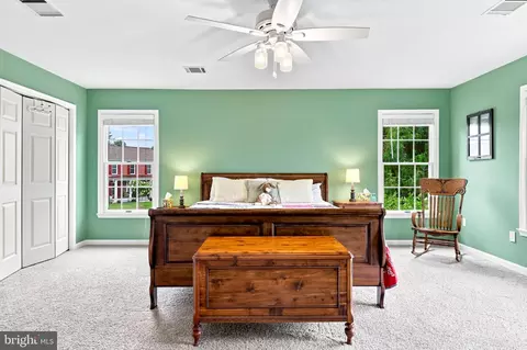Bedroom - 43312 Wayside Cir, Ashburn, VA 20147 photo 2 of 5