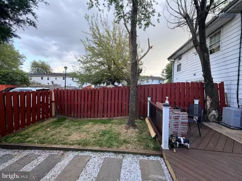 Exterior - 115 E Concord Ct, Sterling, VA 20164 photo 4 of 6