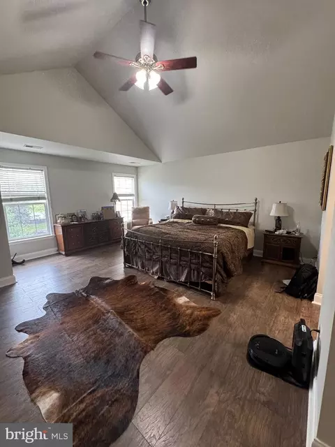 Bedroom - 20153 Valhalla Sq, Ashburn, VA 20147 photo 5 of 8
