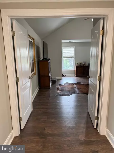 Entry Way - 20153 Valhalla Sq, Ashburn, VA 20147 photo 9 of 14