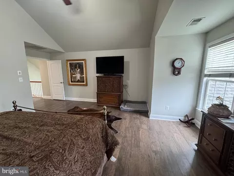 Bedroom - 20153 Valhalla Sq, Ashburn, VA 20147 photo 8 of 8