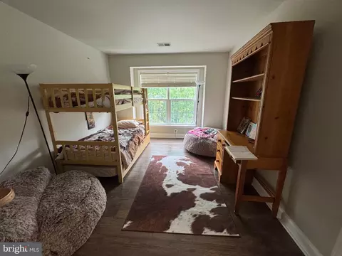 Bedroom - 20153 Valhalla Sq, Ashburn, VA 20147 photo 1 of 8