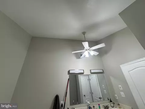 Entry Way - 20153 Valhalla Sq, Ashburn, VA 20147 photo 11 of 14