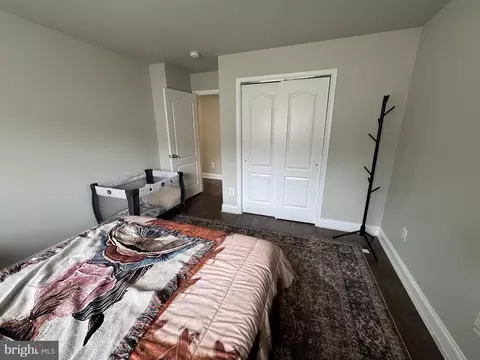 Bedroom - 20153 Valhalla Sq, Ashburn, VA 20147 photo 4 of 8
