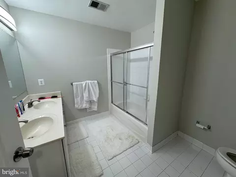 Bath - 20153 Valhalla Sq, Ashburn, VA 20147 photo 3 of 7
