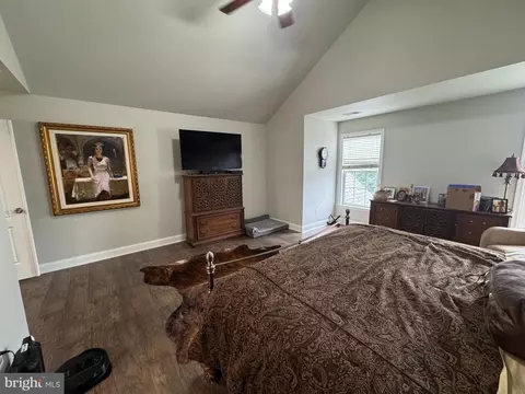 Bedroom - 20153 Valhalla Sq, Ashburn, VA 20147 photo 6 of 8