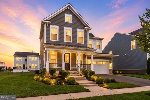 109 Philokalia St SE, Leesburg, VA 20175