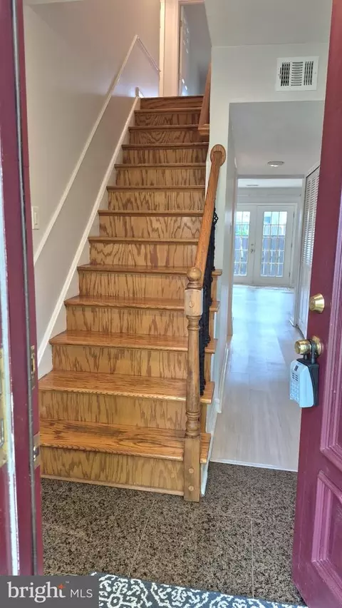 Entry Way - 3 Monarch Dr, Sterling, VA 20164 photo 2 of 6