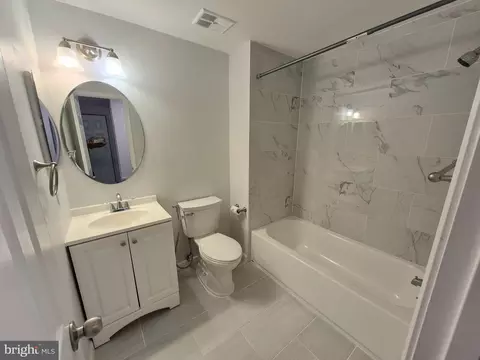 Bath - 3 Monarch Dr, Sterling, VA 20164 photo 2 of 10