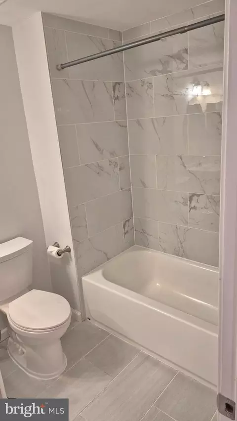 Bath - 3 Monarch Dr, Sterling, VA 20164 photo 8 of 10