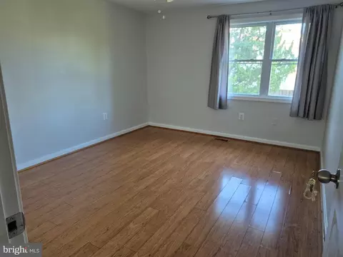 Bedroom - 3 Monarch Dr, Sterling, VA 20164 photo 4 of 6