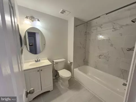 Bath - 3 Monarch Dr, Sterling, VA 20164 photo 1 of 10