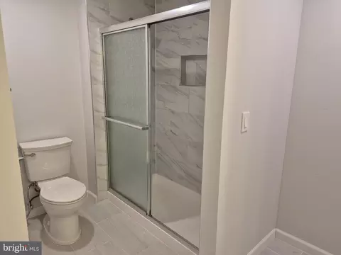 Bath - 3 Monarch Dr, Sterling, VA 20164 photo 3 of 10