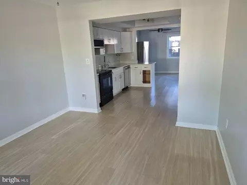 Living - 3 Monarch Dr, Sterling, VA 20164 photo 3 of 6