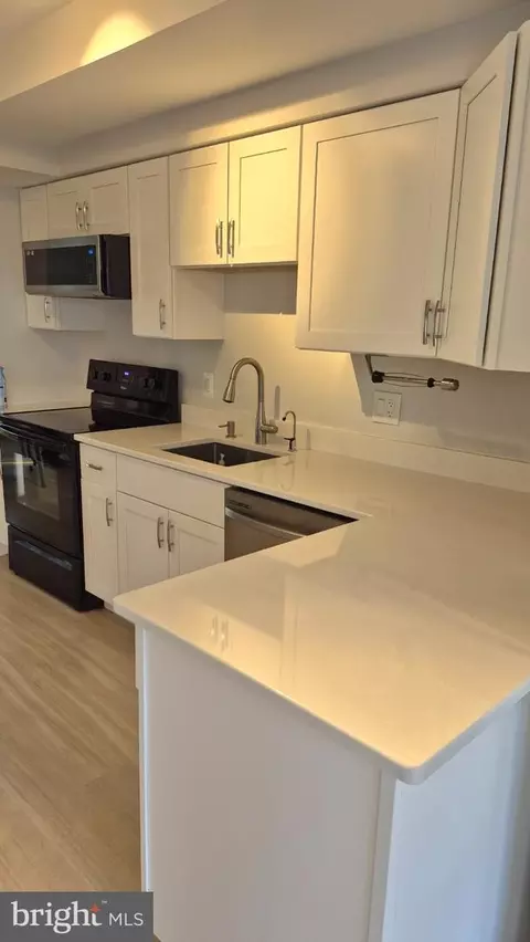 Kitchen - 3 Monarch Dr, Sterling, VA 20164 photo 2 of 5