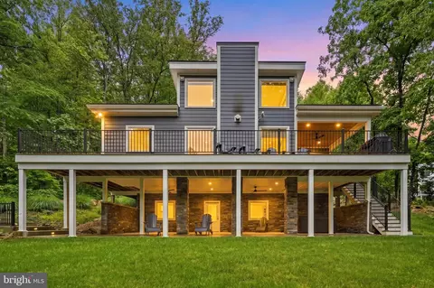 13549 Hanging Rock Ln, Lovettsville, VA 20180