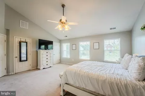 Bedroom - 44226 Mohave Dr, Ashburn, VA 20147 photo 2 of 7