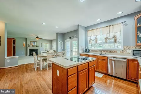 Other - 44226 Mohave Dr, Ashburn, VA 20147 photo 3 of 10