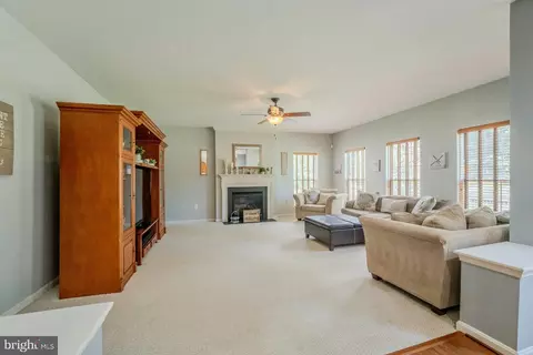 Living - 44226 Mohave Dr, Ashburn, VA 20147 photo 1 of 2