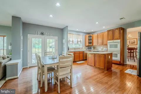 Entry Way - 44226 Mohave Dr, Ashburn, VA 20147 photo 1 of 3