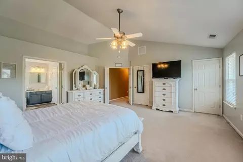 Bedroom - 44226 Mohave Dr, Ashburn, VA 20147 photo 1 of 7