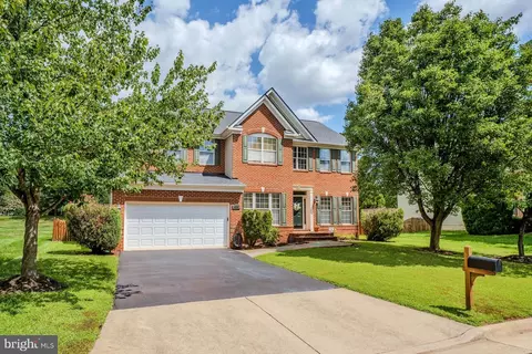 Exterior - 44226 Mohave Dr, Ashburn, VA 20147 photo 6 of 6