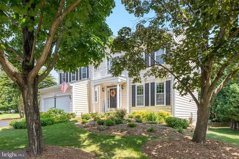 Exterior - 21614 Goodwin Ct, Ashburn, VA 20148 photo 2 of 23