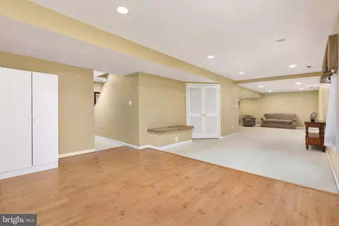 Living - 21614 Goodwin Ct, Ashburn, VA 20148 photo 5 of 5