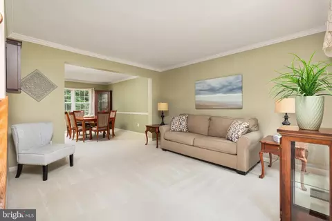Living - 21614 Goodwin Ct, Ashburn, VA 20148 photo 2 of 5