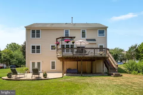 Exterior - 21614 Goodwin Ct, Ashburn, VA 20148 photo 7 of 23