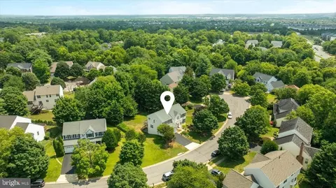 View/Area - 21614 Goodwin Ct, Ashburn, VA 20148 photo 3 of 18