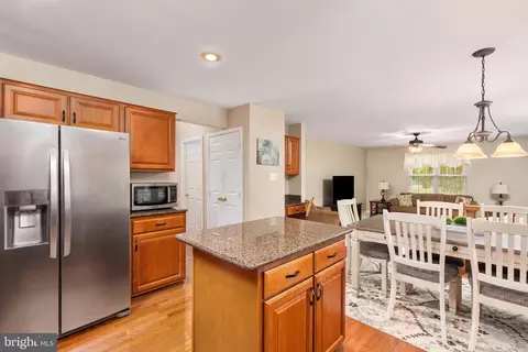 Kitchen - 21614 Goodwin Ct, Ashburn, VA 20148 photo 5 of 5