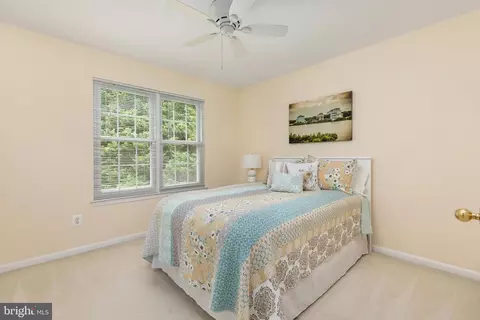 Bedroom - 21614 Goodwin Ct, Ashburn, VA 20148 photo 4 of 5