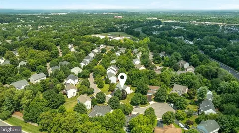 View/Area - 21614 Goodwin Ct, Ashburn, VA 20148 photo 4 of 18