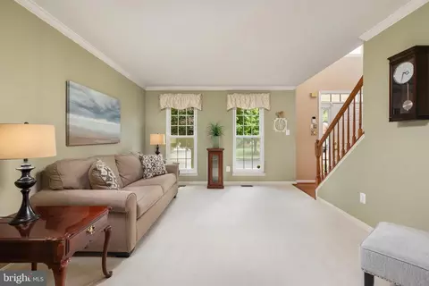 Living - 21614 Goodwin Ct, Ashburn, VA 20148 photo 1 of 5