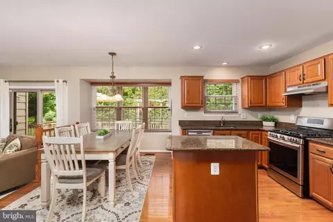 Kitchen - 21614 Goodwin Ct, Ashburn, VA 20148 photo 2 of 5