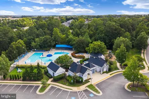 Exterior - 21614 Goodwin Ct, Ashburn, VA 20148 photo 17 of 23