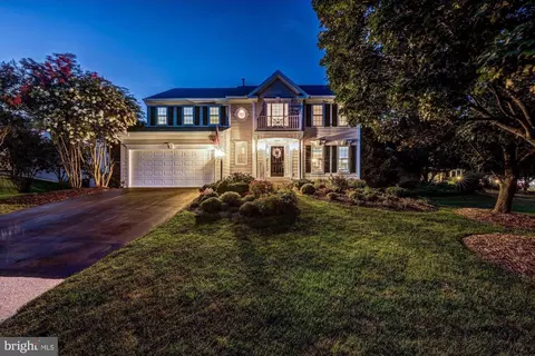 Exterior - 21614 Goodwin Ct, Ashburn, VA 20148 photo 8 of 23