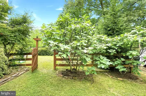 Exterior - 46495 Primula Ct, Sterling, VA 20165 photo 7 of 12