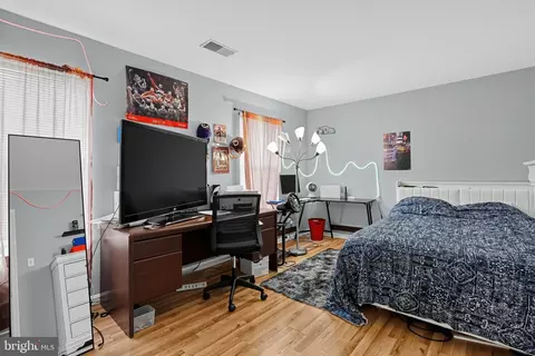 Bedroom - 46495 Primula Ct, Sterling, VA 20165 photo 4 of 5