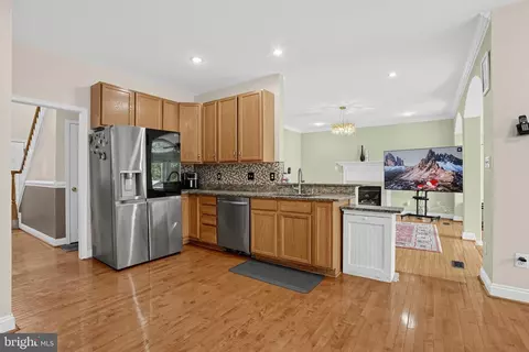 Kitchen - 46495 Primula Ct, Sterling, VA 20165 photo 3 of 3