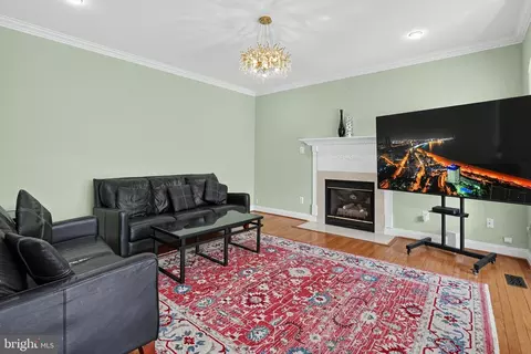 Living - 46495 Primula Ct, Sterling, VA 20165 photo 1 of 1